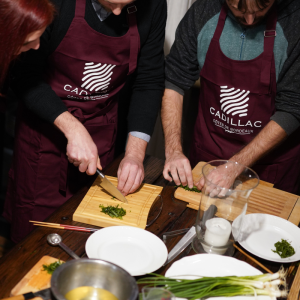 Atelier de cuisine et dîner à la table du vigneron