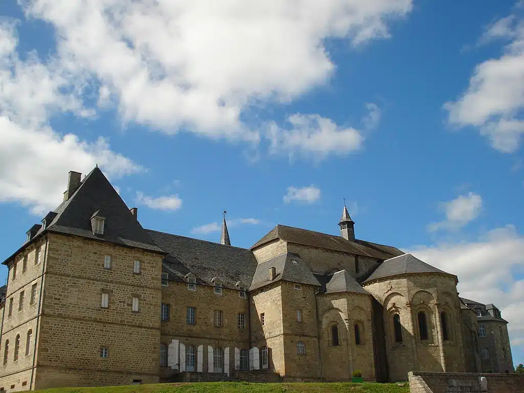 Meymac…à travers l’histoire (2h) – Visite Privée de 1 à 20 pers