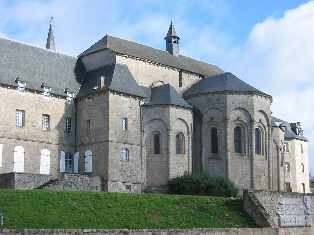 Meymac…à travers l’histoire (2h) – Visite Privée de 1 à 20 pers – Image 3