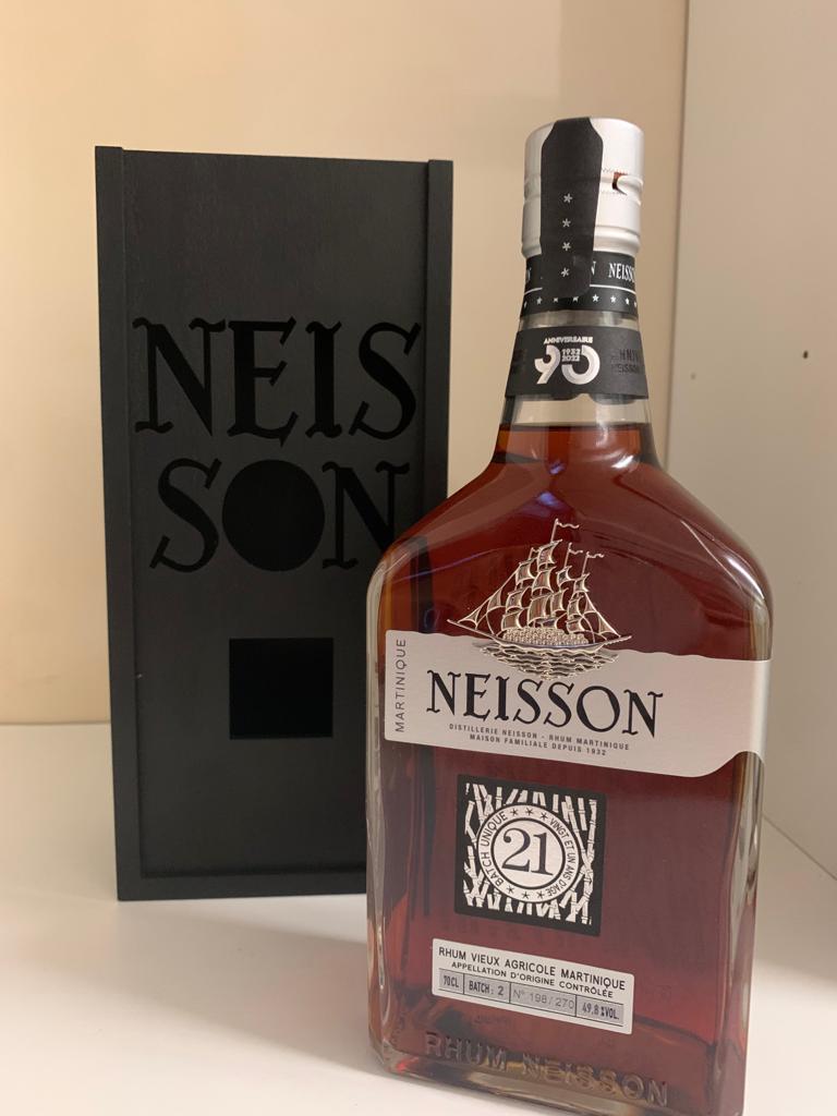 RHUM VIEUX NEISSON 70 CL 49.8° 21 ANS BATCH 2 MILLESIME 2000 – Image 2